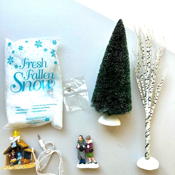 Dept 56 “Church of the Holy Night” Holiday Gift Set, Retired 2003, NWOT - Picture 5 of 7